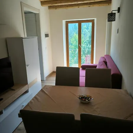 1 Sottocastello شقة *