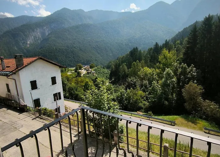 1 Sottocastello بييفي دي كادوري